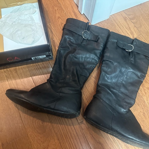 Black boots with clasp. - Picture 3 of 3